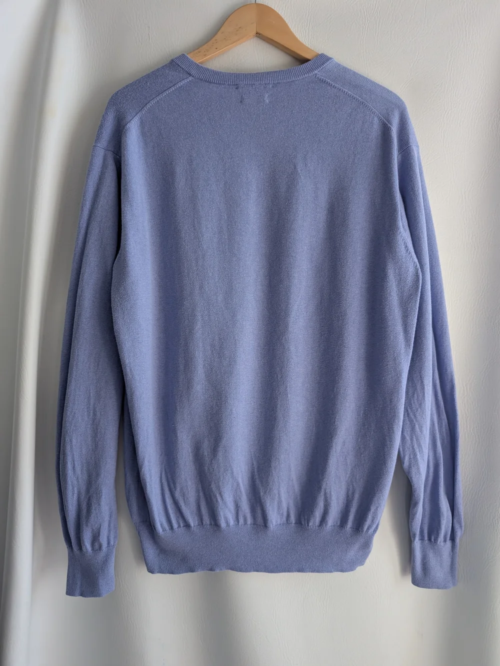 Peter Millar Cotton Cashmere Lavender-Blue V-Neck Sweater - L